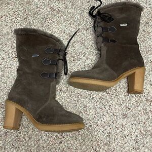 Vintage Pajar sherling boots with rubber heeled sole